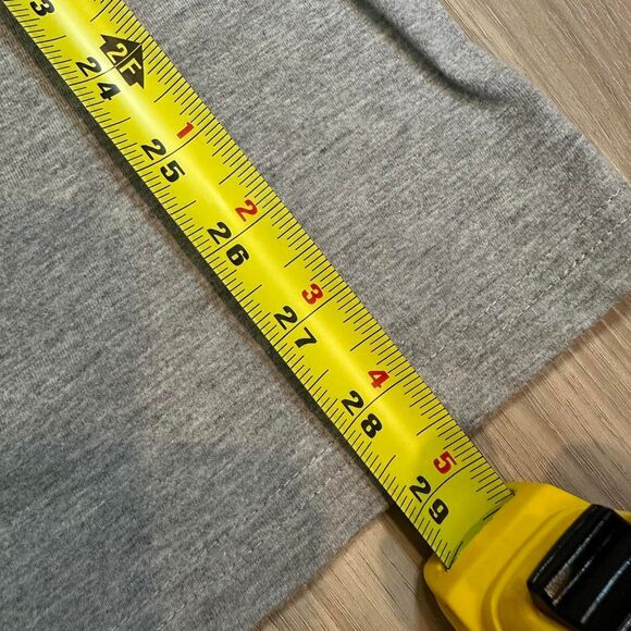 Levi's grey with Logo t-shirt. Perfect for outdoors and fall layering.  Size M. - Picture 5 of 5